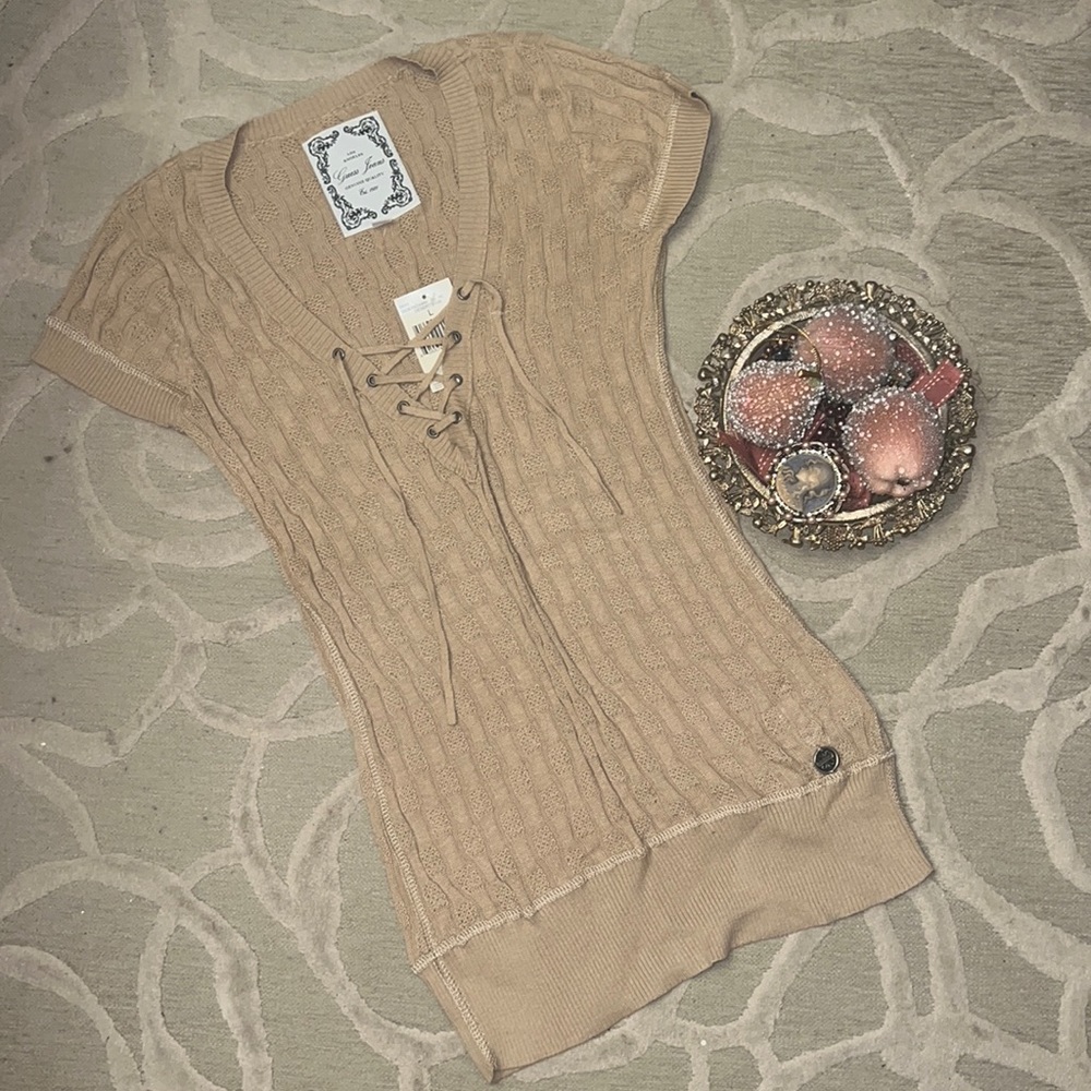 NWT🌷GUESS JEANS🌷Tan cotton rayon soft short sleeve tie v-neck sweater